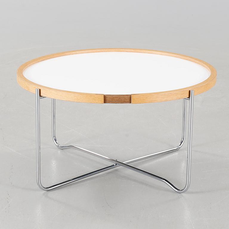 A tray table by Hans J Wegner,  "CH-417", designed in 1970.