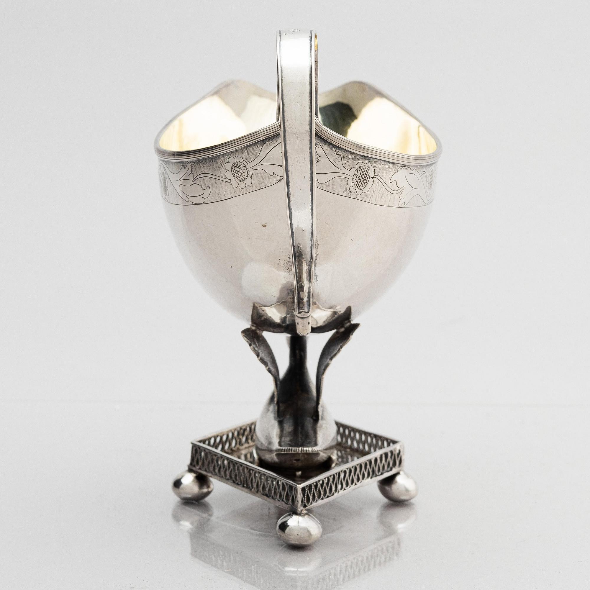 Isaac Malmborg, såsskål, silver, Stockholm 1823. Empire.