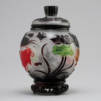 LOCKURNA, pekingglas, Kina, sekelskiftet 1900/2000.