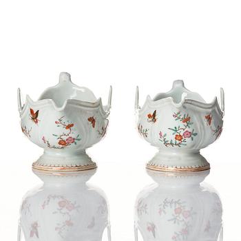 A pair of famille rose sauce boats, Qing dynasty, Qianlong (1736-95).