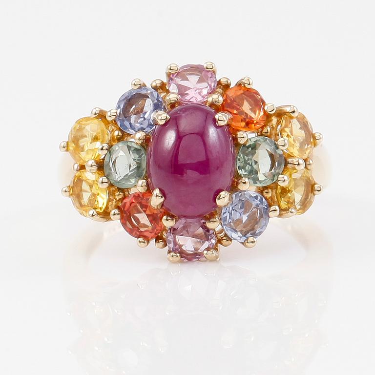 RING, 14K guld, rubin och flerfärgade safirer.