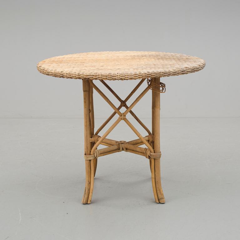 MÖBELGRUPP, 5 delar, rotting, 1900-talets andra hälft.