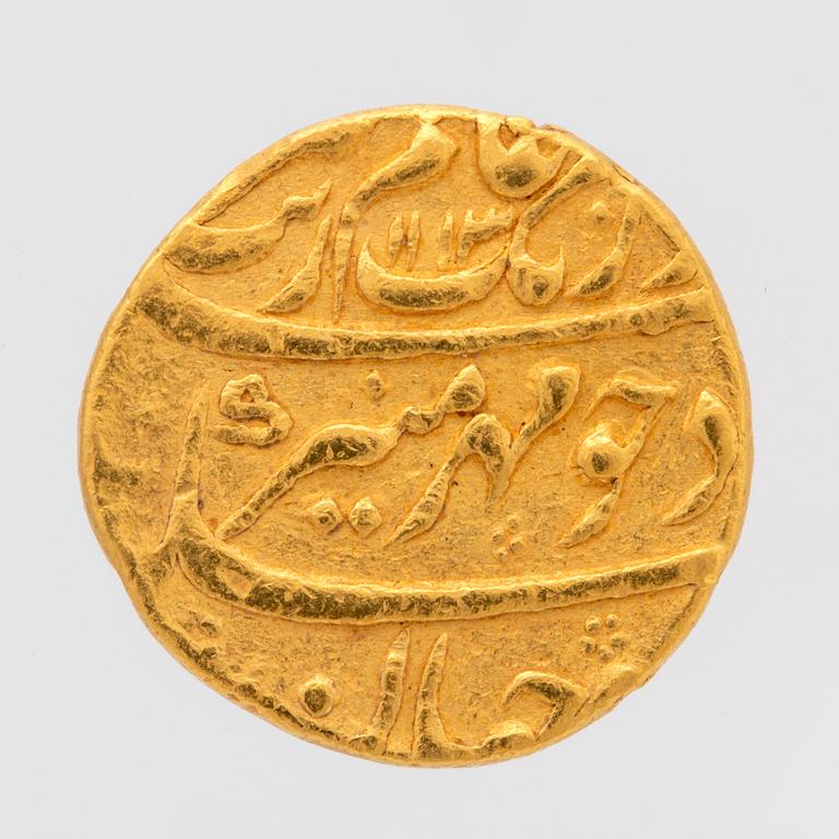 Coin, gold, Mughal Empire, Aurangzeb (AD 1658-1707), mohur, AH.1113, Khujista Bunyad mint.