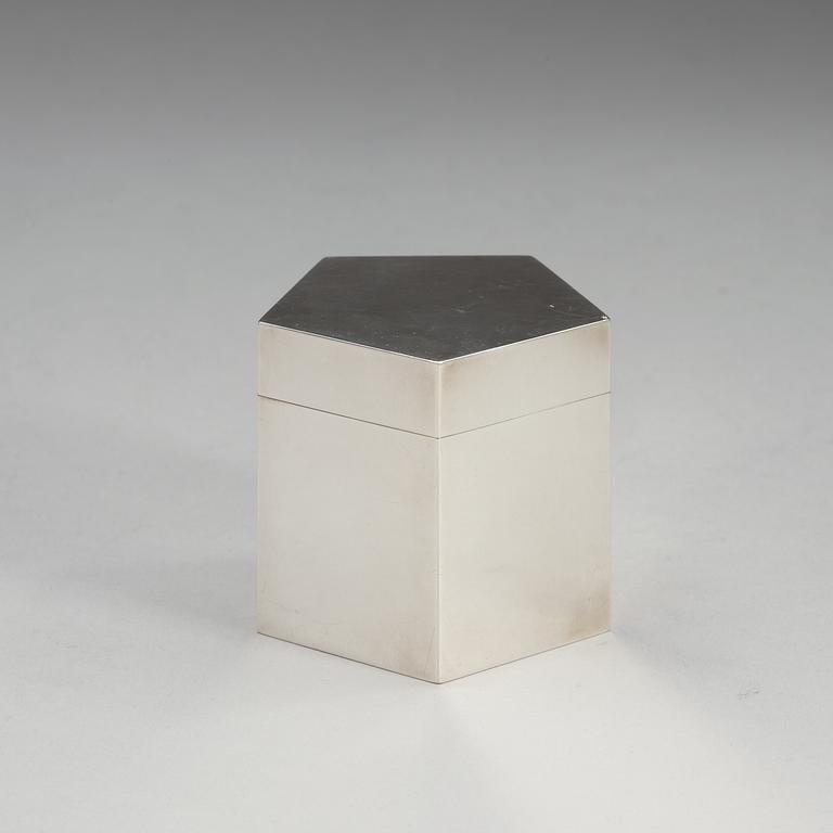 A Wiwen Nilsson sterling pentagonal box, Lund 1952.