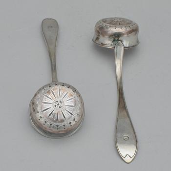 STRÖSKEDAR, ett par, silver, Abraham Gertzen, Landskrona 1811. Tot ca 146 gram.