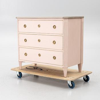 A chest of drawers, Gustavian style, early 20th century.