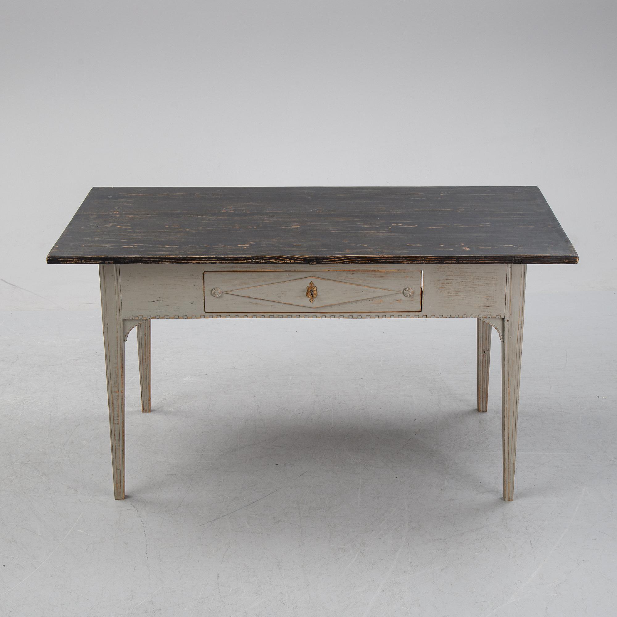 A gustavian style writing desk from the 19th century.