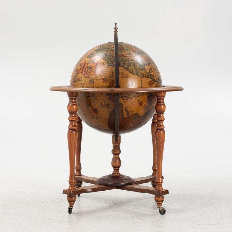 A globe bar cabinet end of the 20th Century.