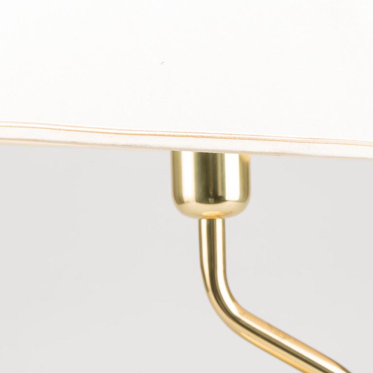 A BRASS TABLE LAMP BY ÖIA, second half of the 20th century.