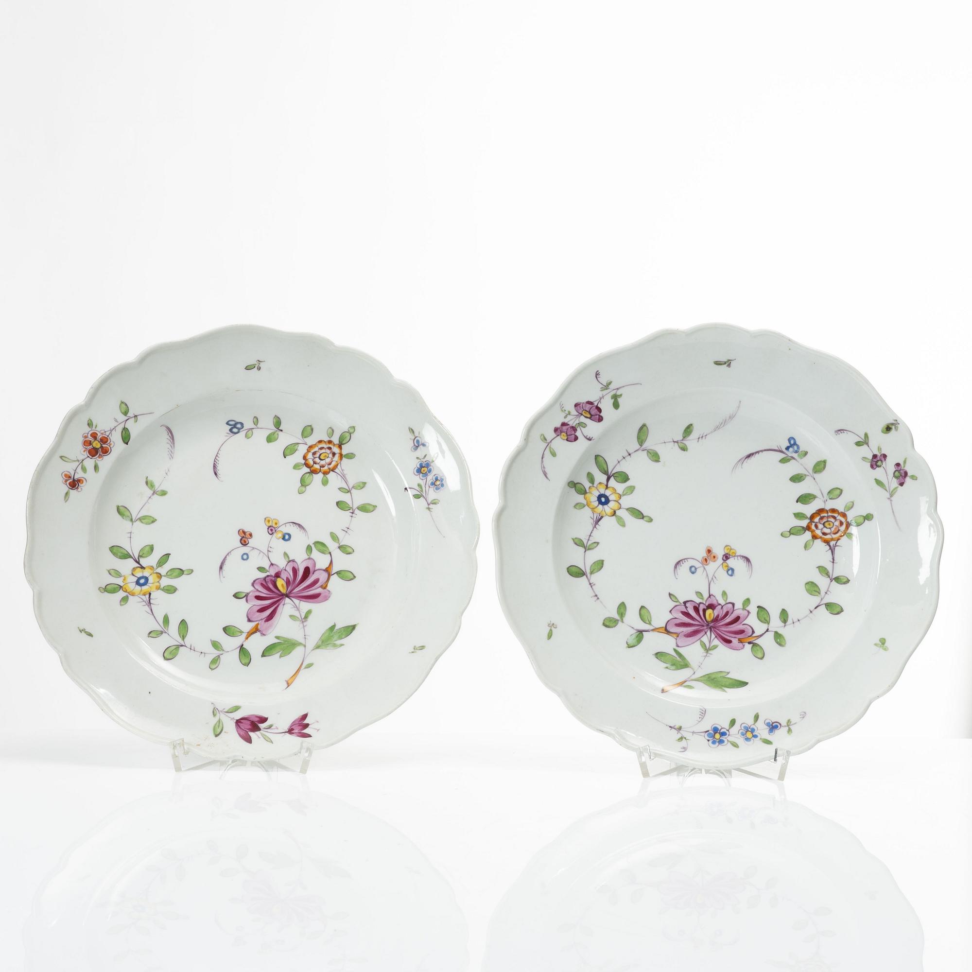A pair of Meissen Marcolini dishes, circa 1800.