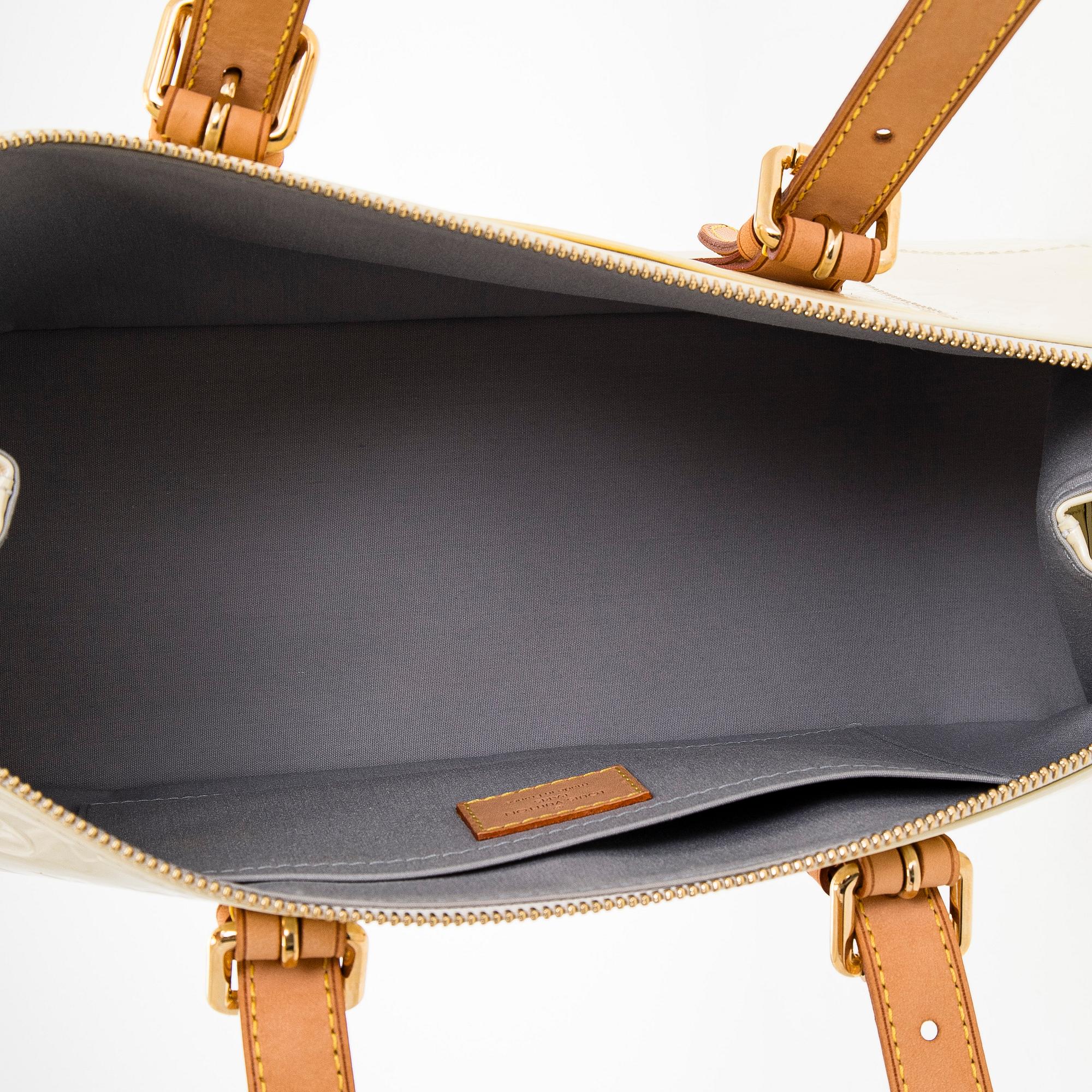 Louis Vuitton, a Vernis 'Rosewood Avenue' bag.