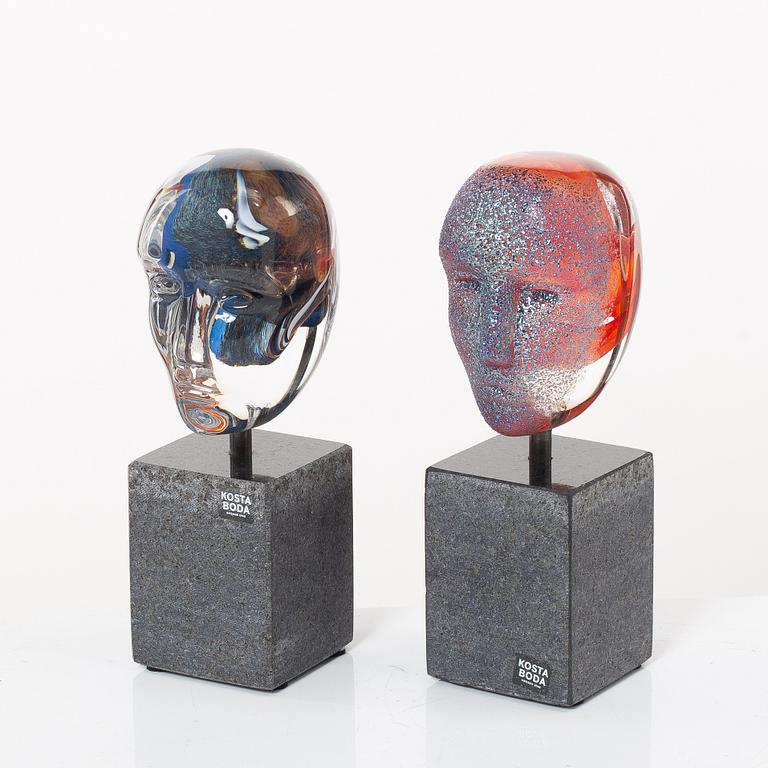 Bertil Vallien, skulpturer, ett par, Kosta Boda.