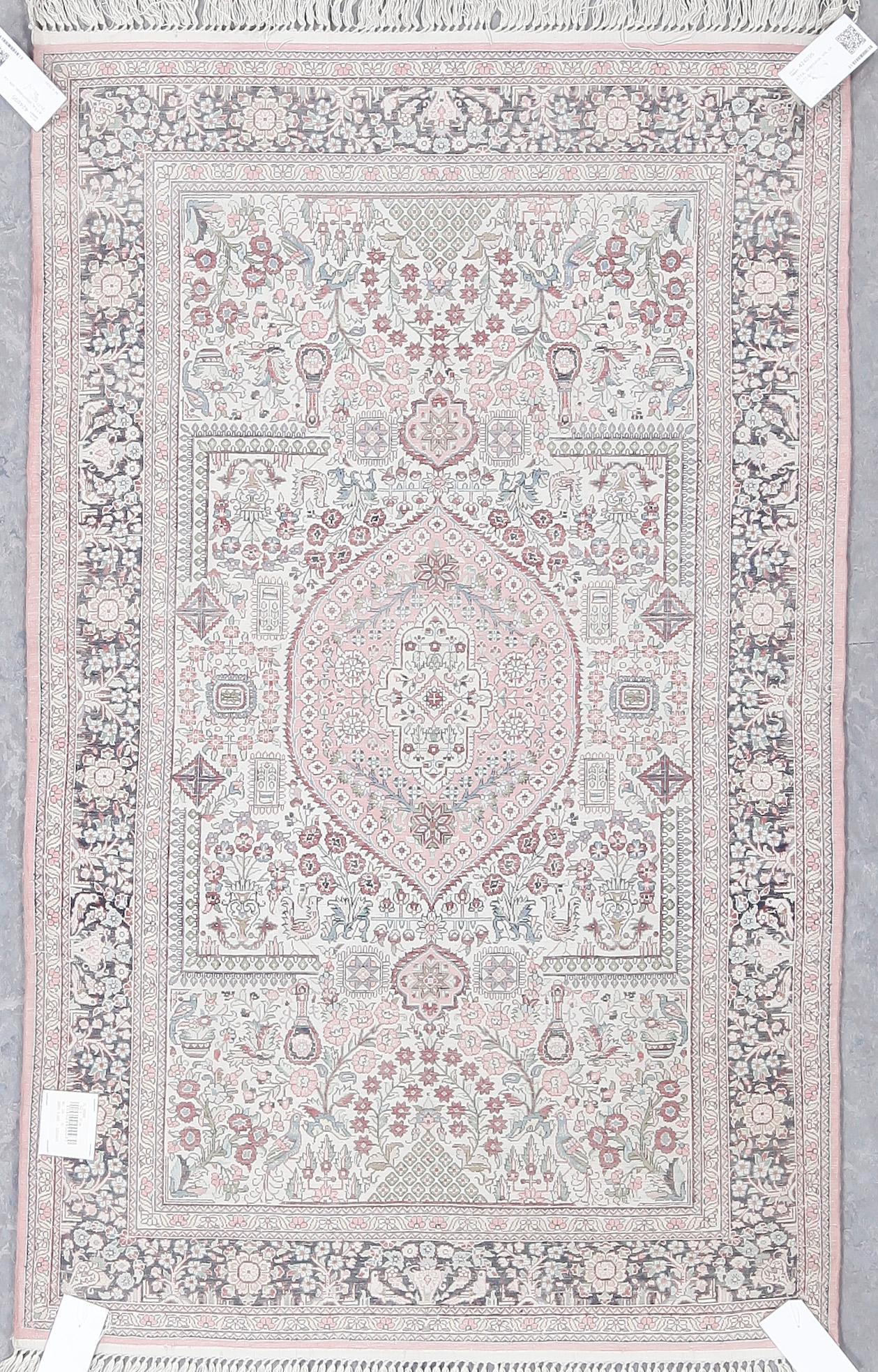MATTA, orientalisk, silk, ca 122x77 cm.
