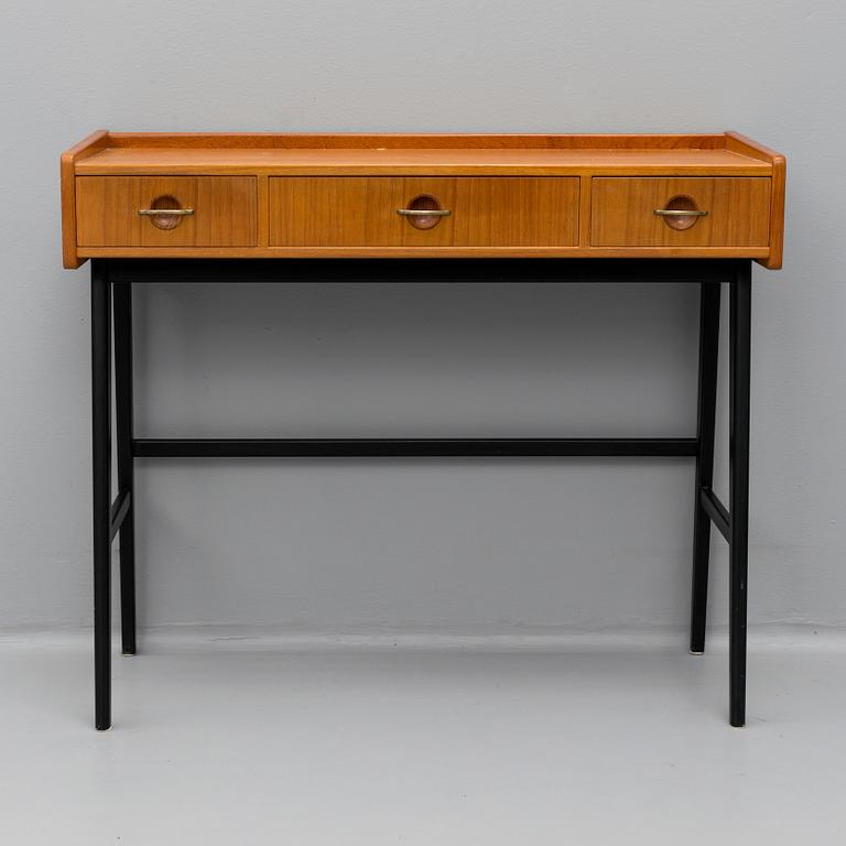 a 1950's dressing table.