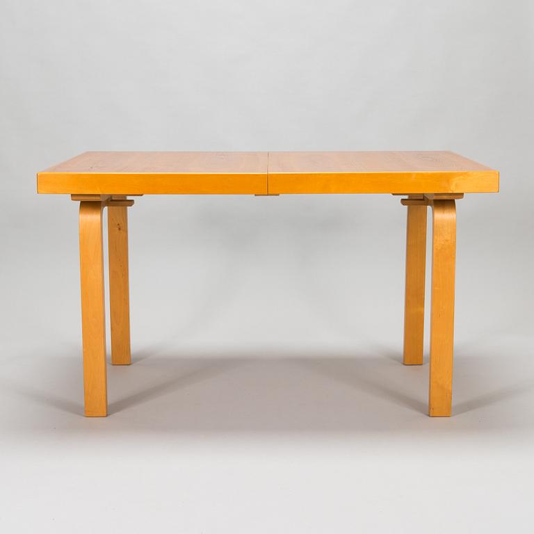 Alvar Aalto, , A mid-20th-century '92' dinner table, O.Y. Huonekalu- ja Rakennustyötehdas A.B. Finland.