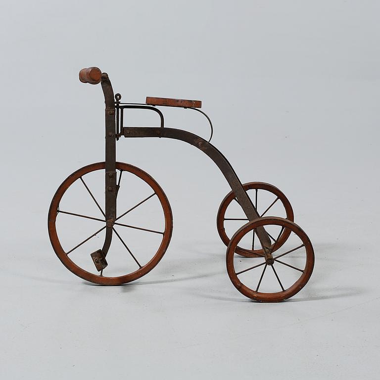 BARNCYKEL, 1900-tal.
