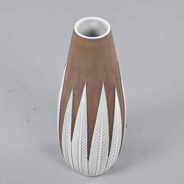 GOLVVAS, stengods, "Paprika", Anna-Lisa Thomson, Upsala Ekeby, 1951-69.