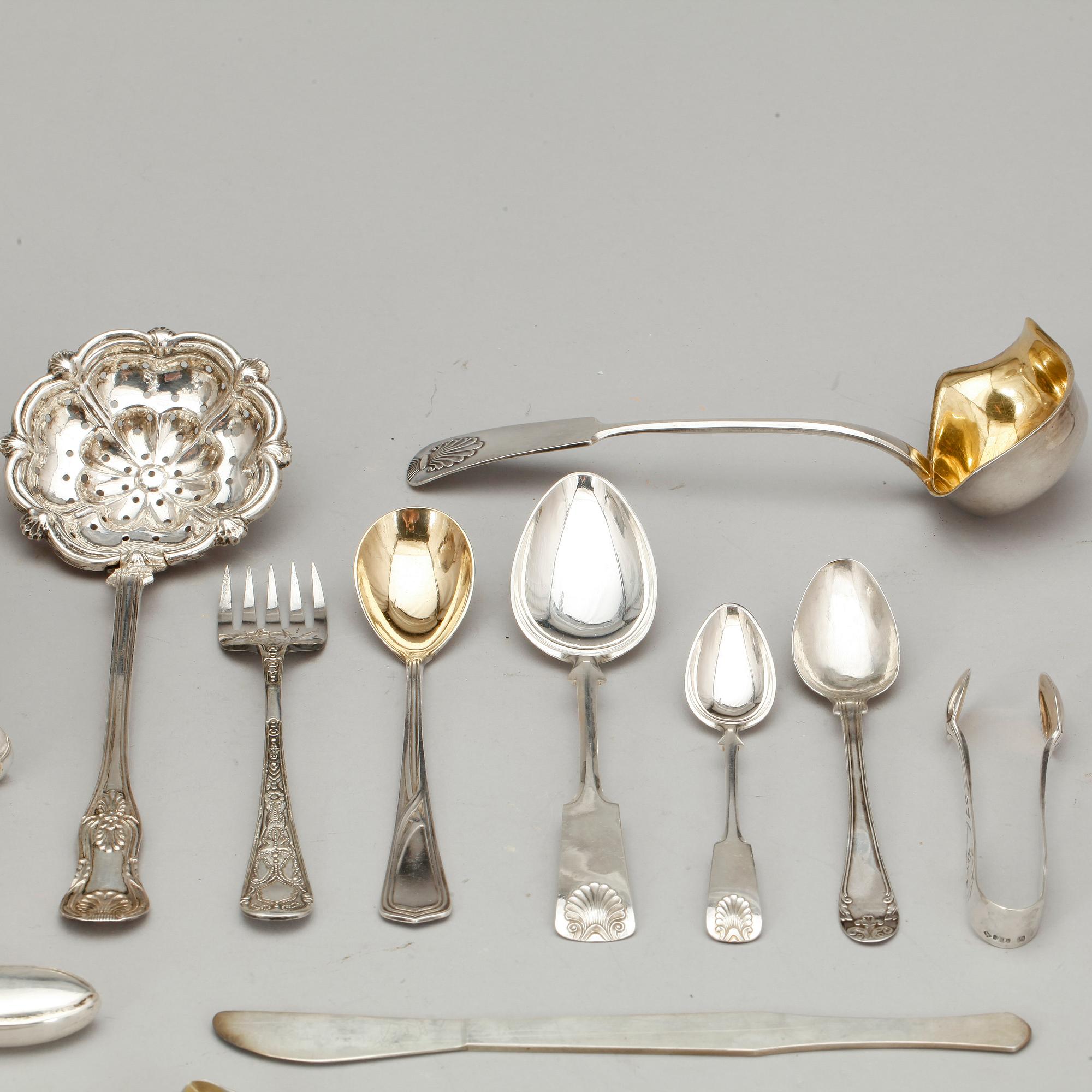 PARTI SILVER, 44 delar. Totalvikt ca 1270g.