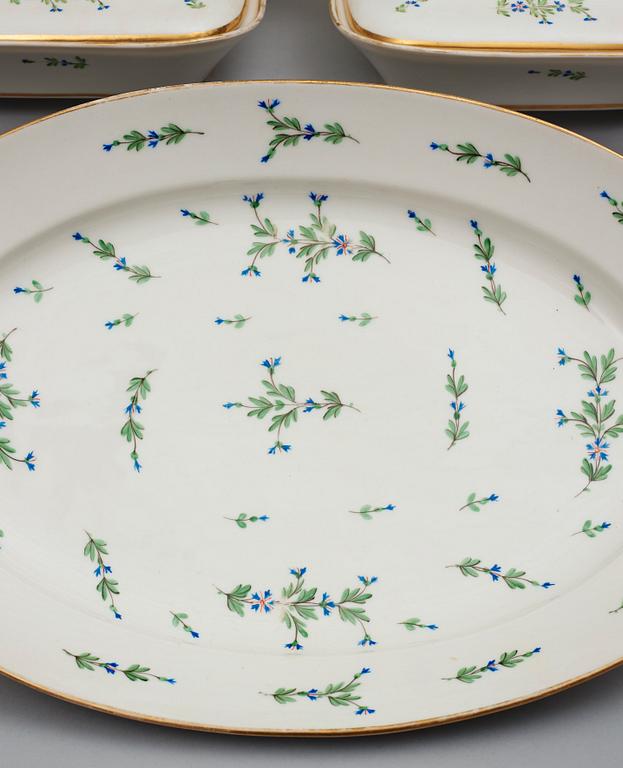 A part dinner service with the "Barbeau Pattern", Paris, 19th Century (15 pieces).