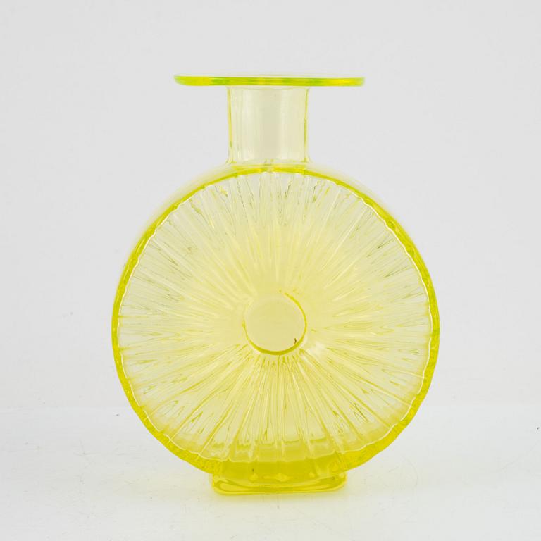 Helena Tynell,  flaska, "Solflaskan", Riihimäen Lasi Oy. I produktion 1964-1974.