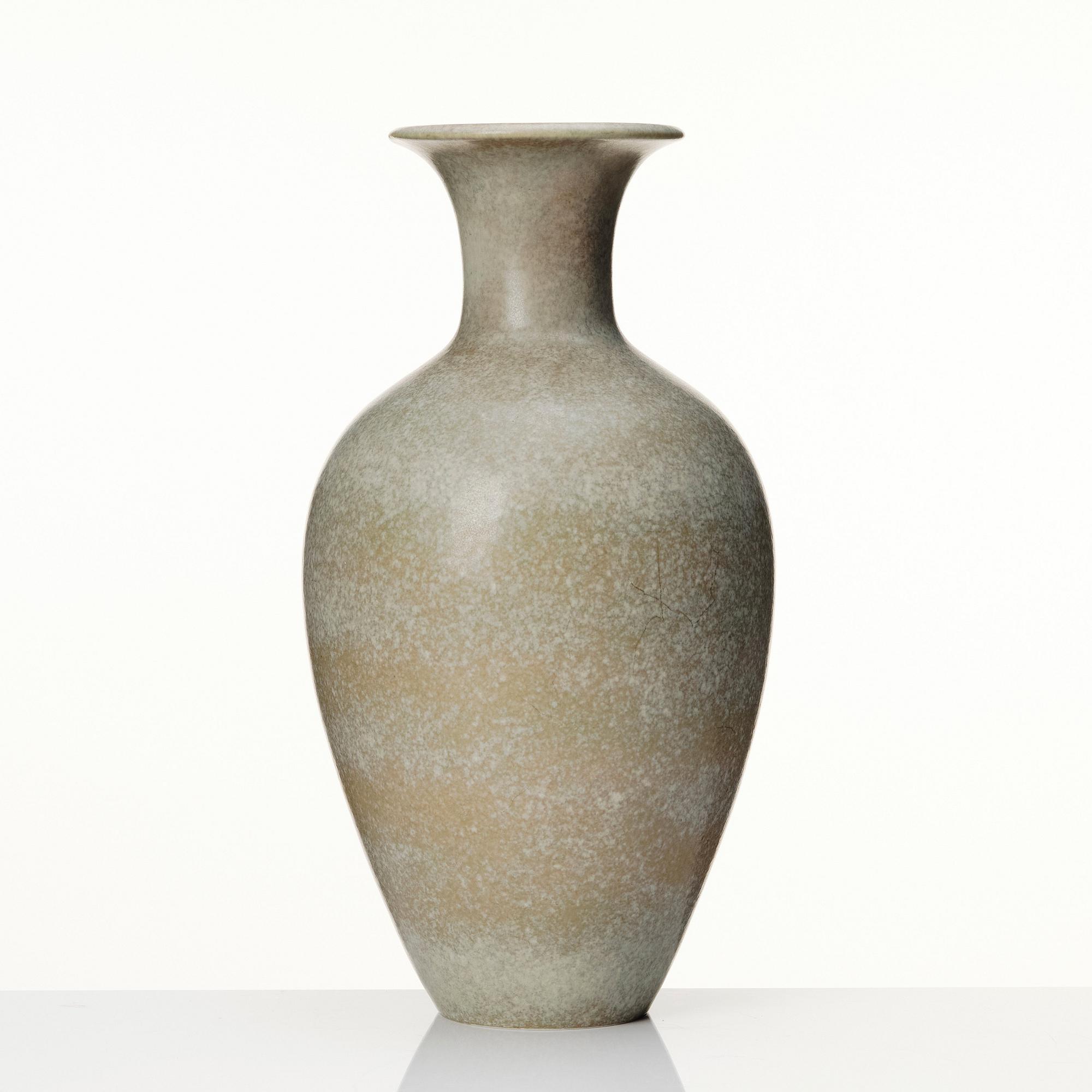 Gunnar Nylund, a stoneware vase, Rörstrand, Sweden 1950-60s, model AKT.