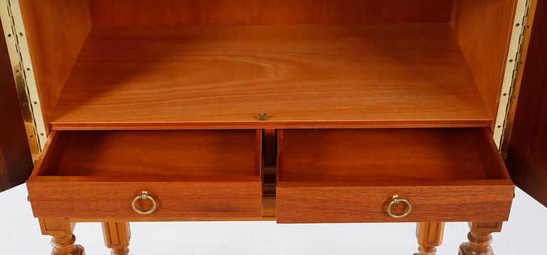 A cabinet by Eugen Höglund for Bild-verket in Vetlanda, around the mid 20th century.