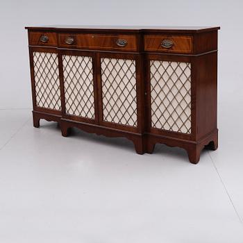 SIDEBOARD, England, 1900-talets andra hälft.