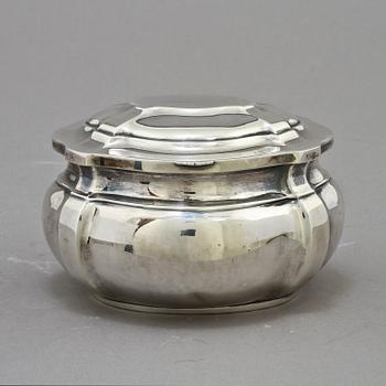 SOCKERSKÅL, silver, importstämplar, 1900-talets första kvartal. Tot v 267 g.