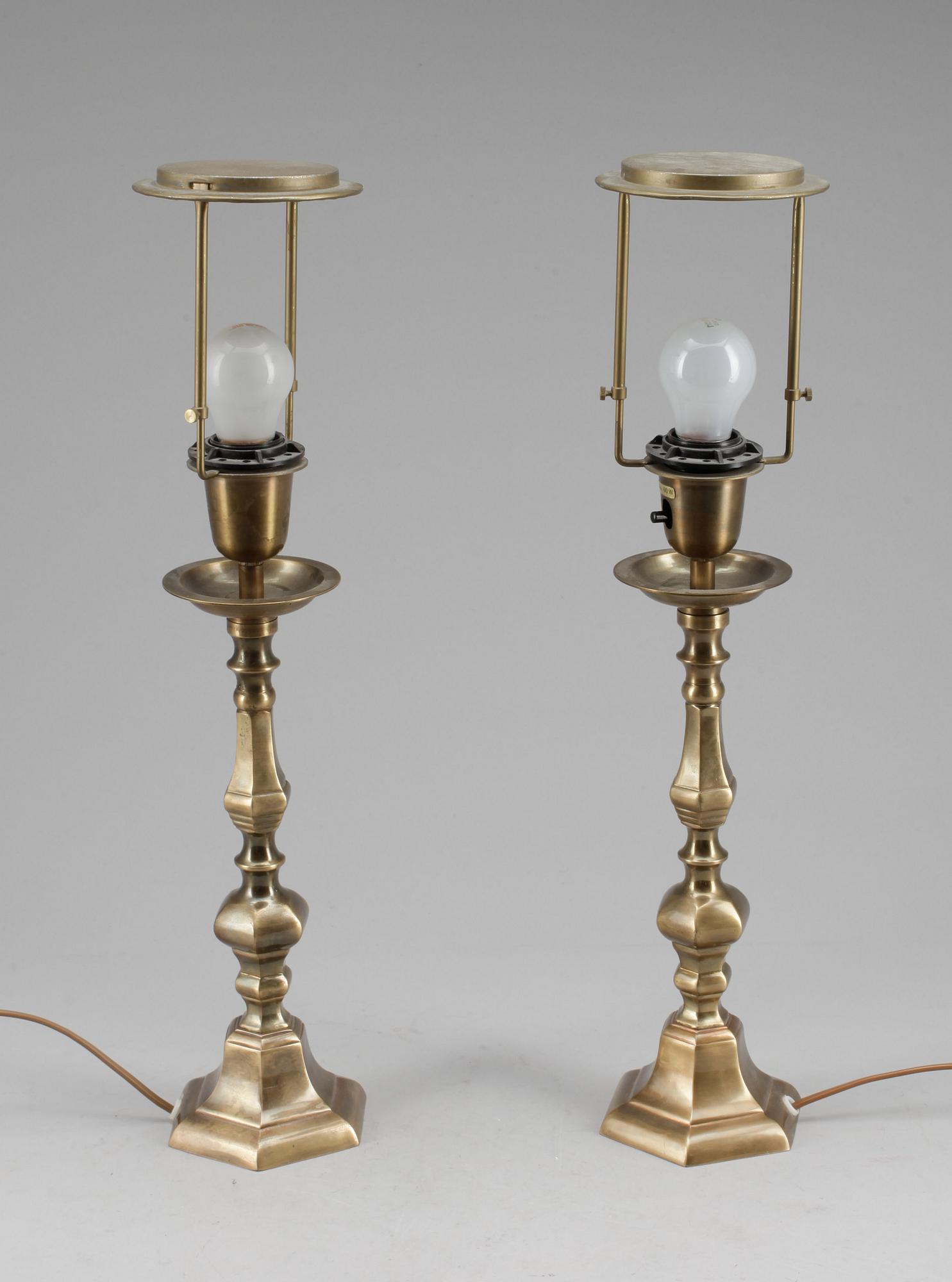 BORDSLAMPOR, ett par, mässing, 1900-tal.