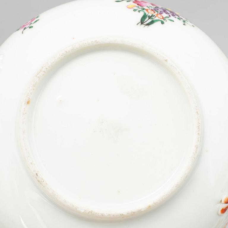 Equelle med lock, kompaniporslin. Qingdynastin, Qianlong (1736-95).