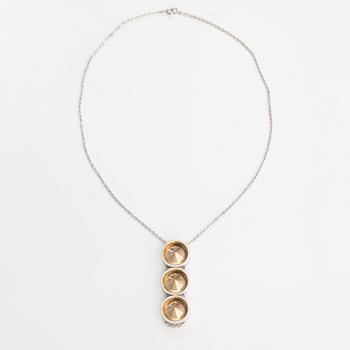Elis Kauppi, A silver necklace with gilded parts. Kupittaan kulta, Turku 1965.