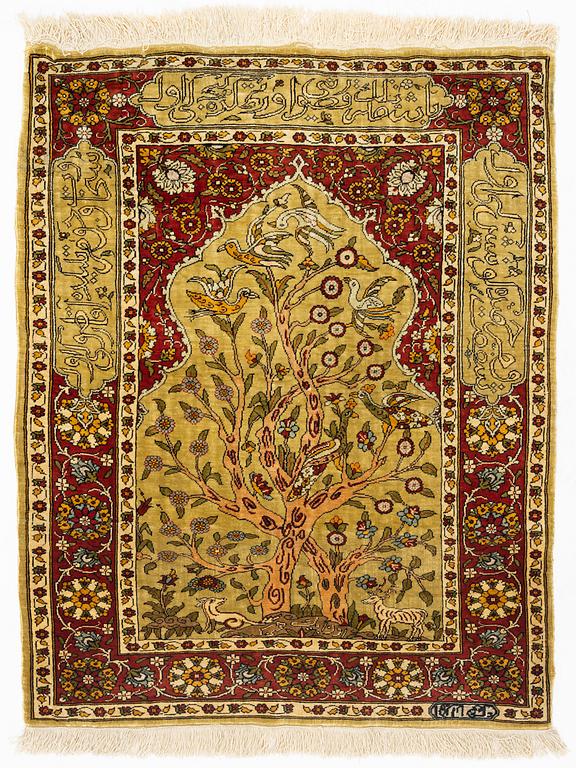 Matta, Old, signerad, metallbroscherad, silke Hereke, ca 74 x 60 cm.