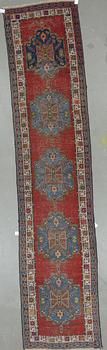 GALLERIMATTA, kaukasisk, semiantik. Ca 435x96 cm.