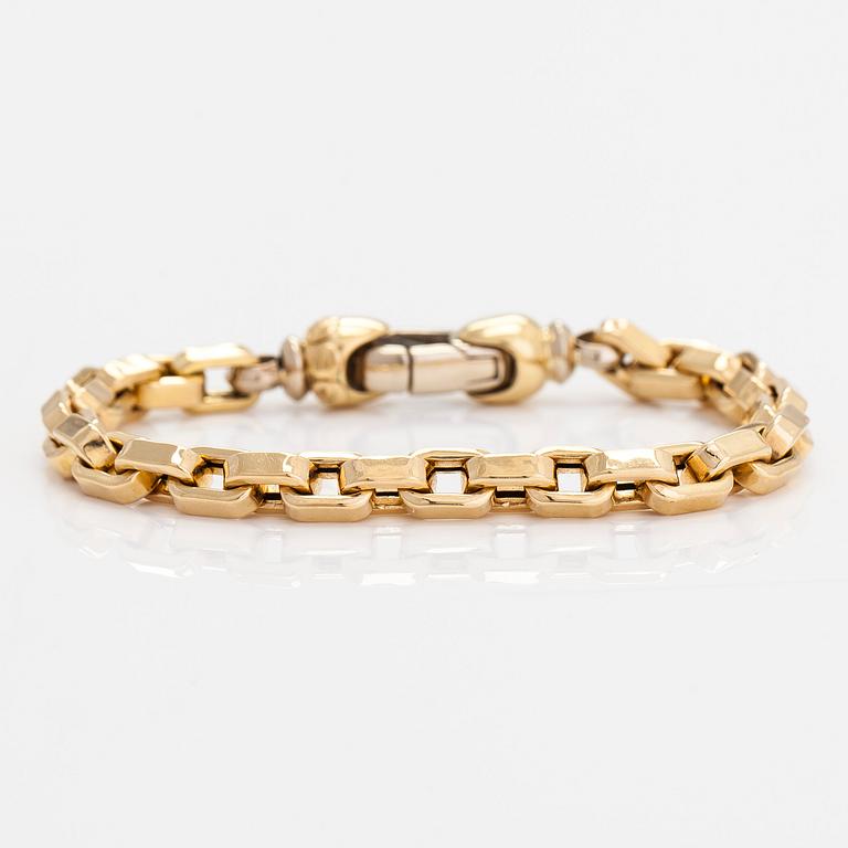 An 18K gold bracelet, Italy. Import marked Torbjörn Tillander, Helsinki.