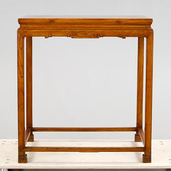 BORD, Kina, 1800-talets första hälft.
