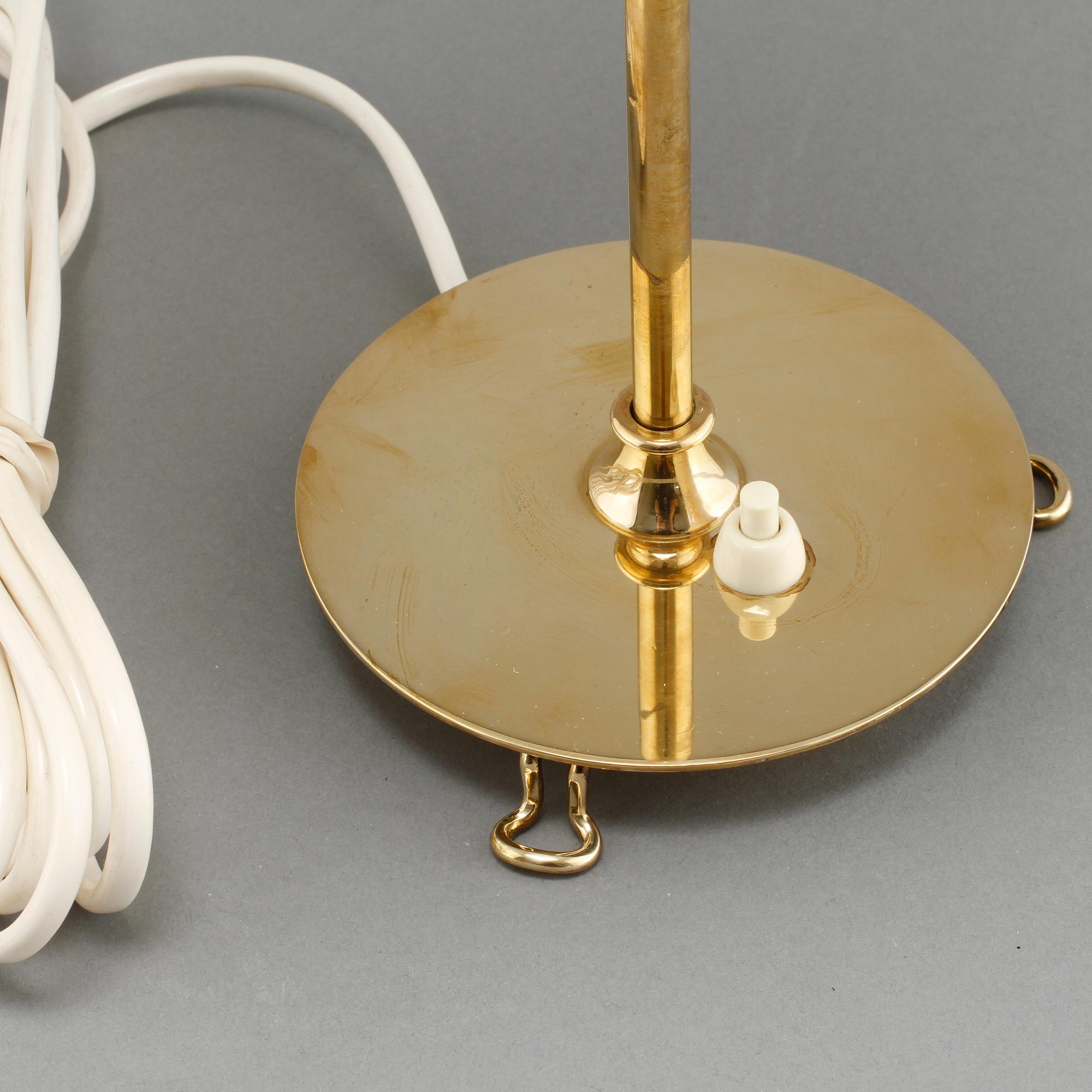 JOSEF FRANK, bordslampa 2552, Firma Svenskt Tenn, modellen formgiven 1938.