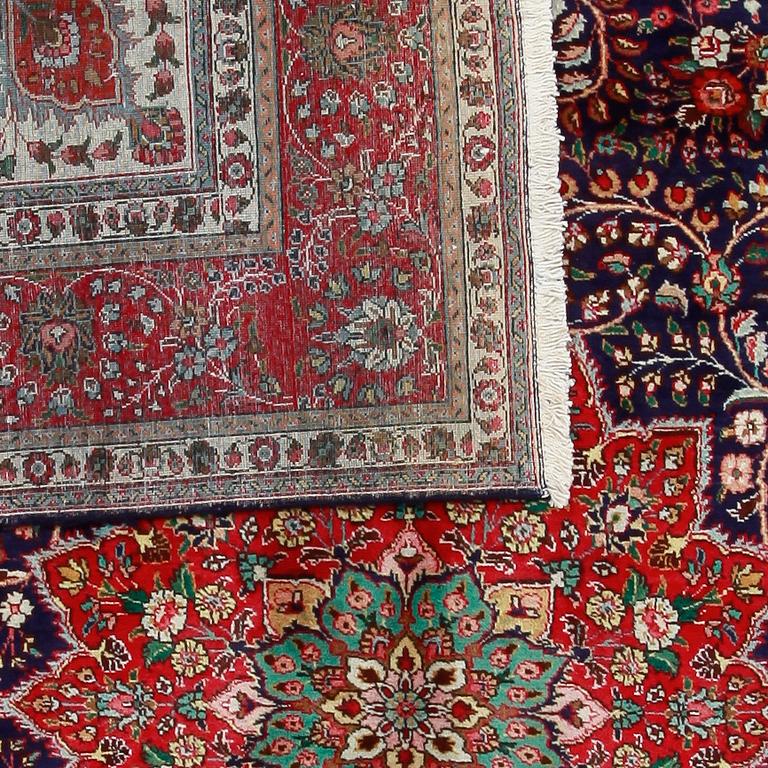 MATTA, Täbriz, ca 376 x 314 cm.