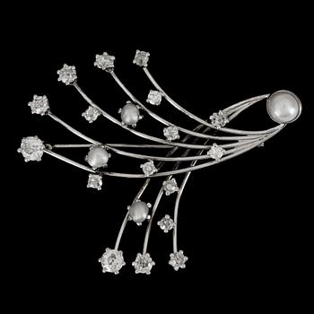 3. A cultured pearl and brilliant-cut diamond brooch.