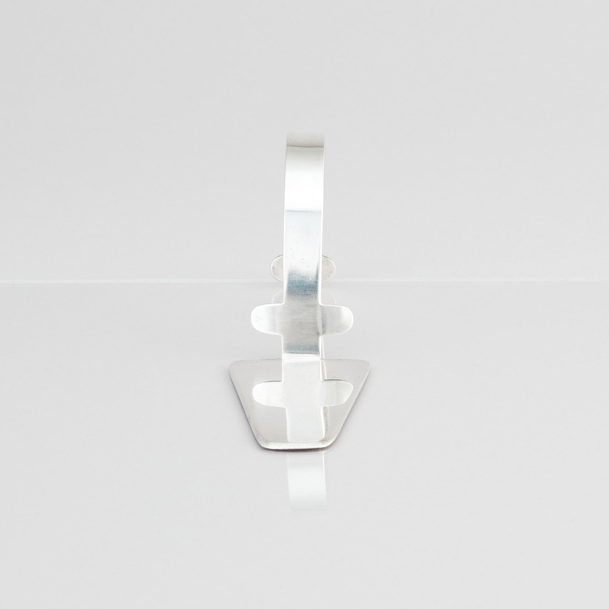 Anna-Stina Åberg, a sterling silver cake server, Nyköping 2003.