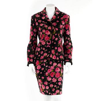 KENZO, A two-piece floral printed velvet suit consisting of jacket and skirt, french size 40/42.