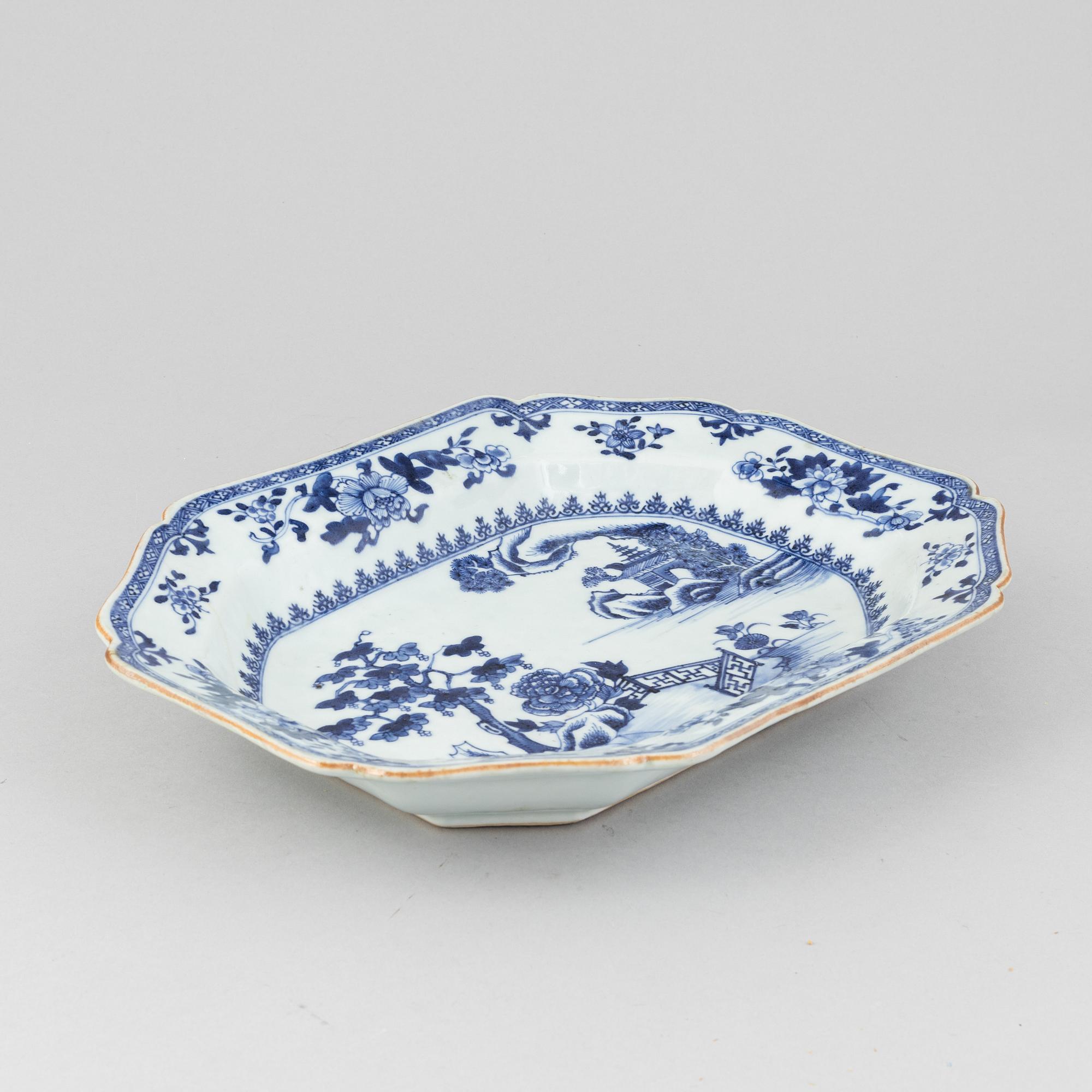 A chinese blue and white serving dish, Qianlong (1736-95).