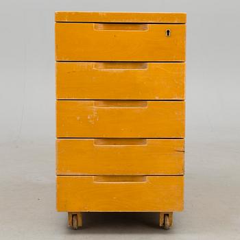 An early 1930s 'B96' drawer unit for O.Y. Huonekalu-ja Rakennustyötehdas A.B. Finland.