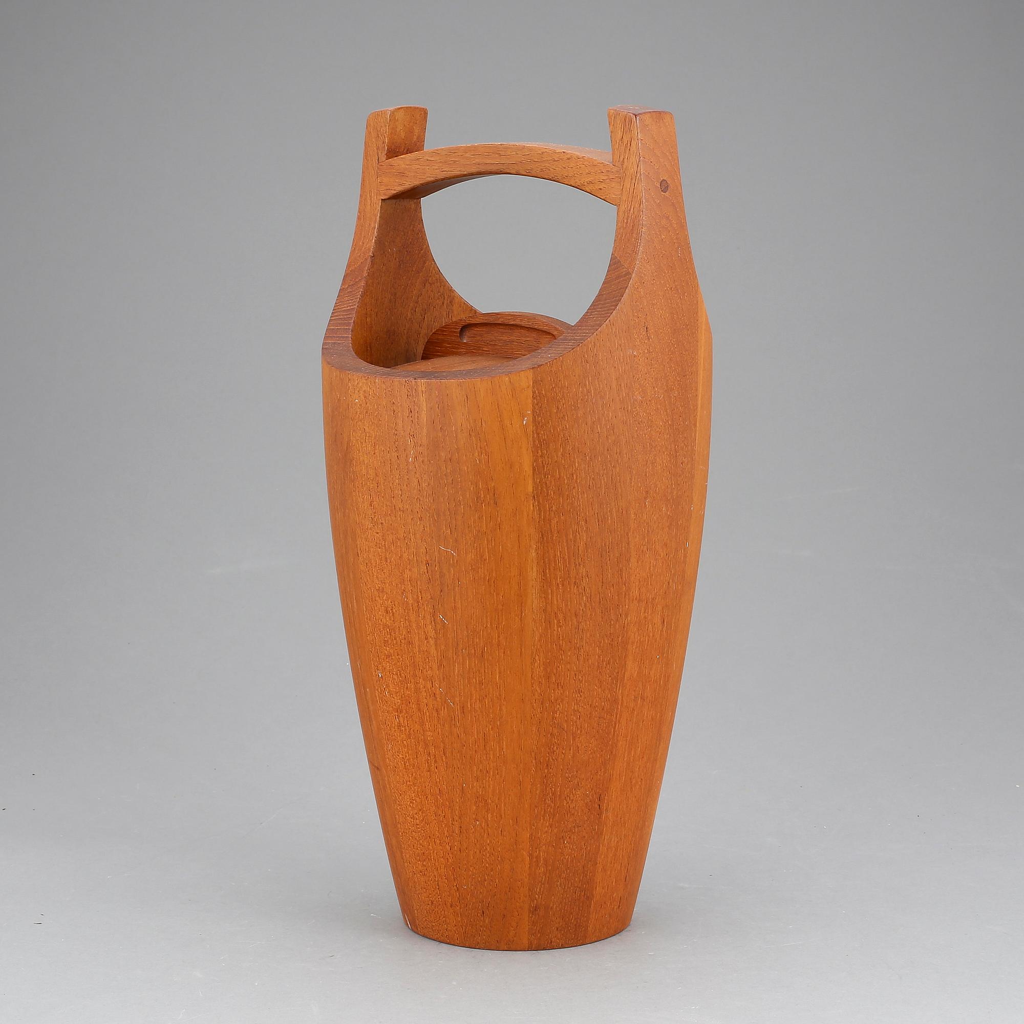 JENS H QUISTGAARD, ishink med lock, Dansk Designs, Danmark 1950-tal.