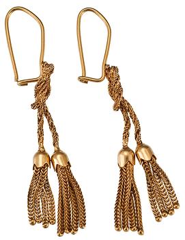 637. TASSEL EARRINGS.