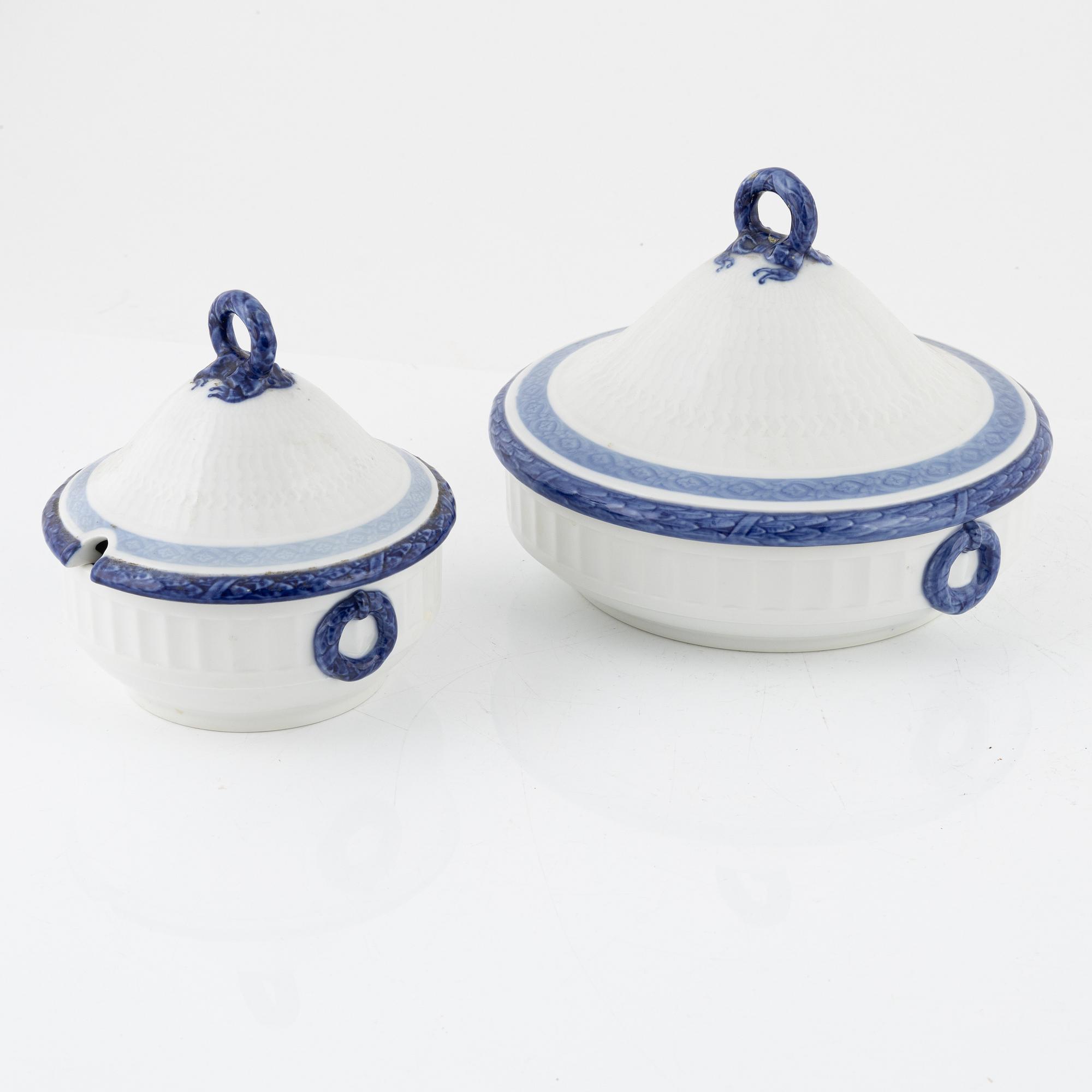 Arnold Krogh, servis, 49 delar, "Blå vifte", Royal Copenhagen, Danmark, 1900-talets andra hälft.