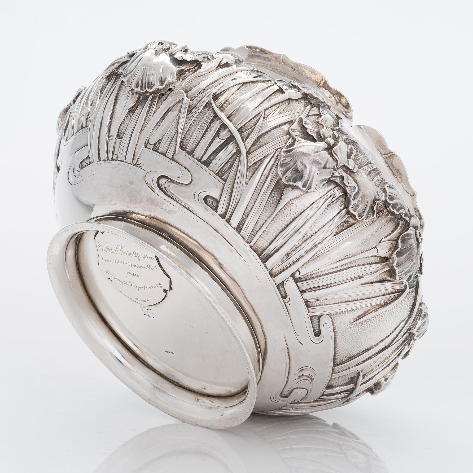 An Arthur & Bond sterling silver flower pot, Yokohama, late Meiji-era, circa 1900.