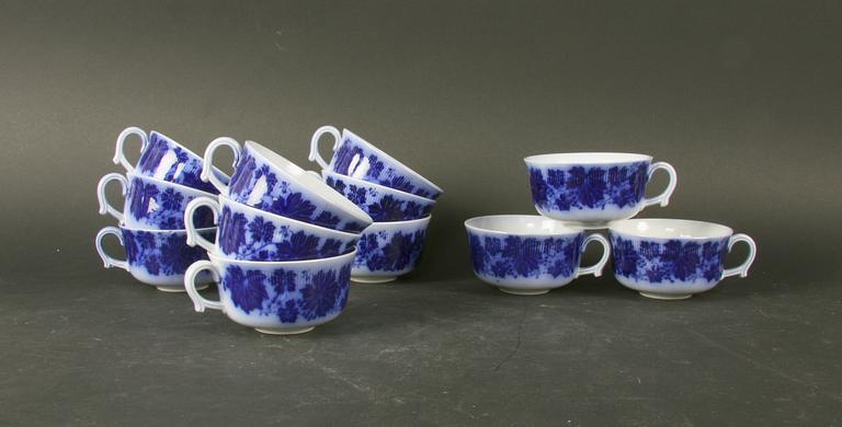 MAT-, KAFFE- och TESERVIS, 86 delar, flintgods, "Vinranka", Gefle.