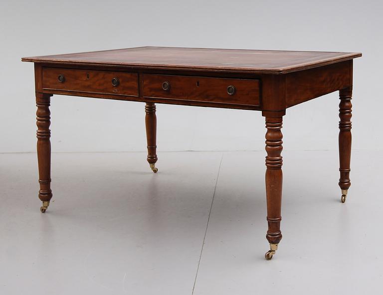 SKRIVBORD, England, 1800-talets andra hälft.