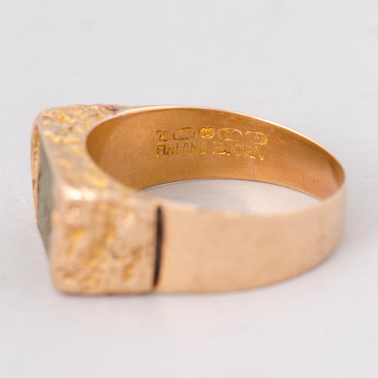 BJÖRN WECKSTRÖM, TIEPIN and CUFFLINKS, 14K gold, copper ore. Lapponia 1967-72.