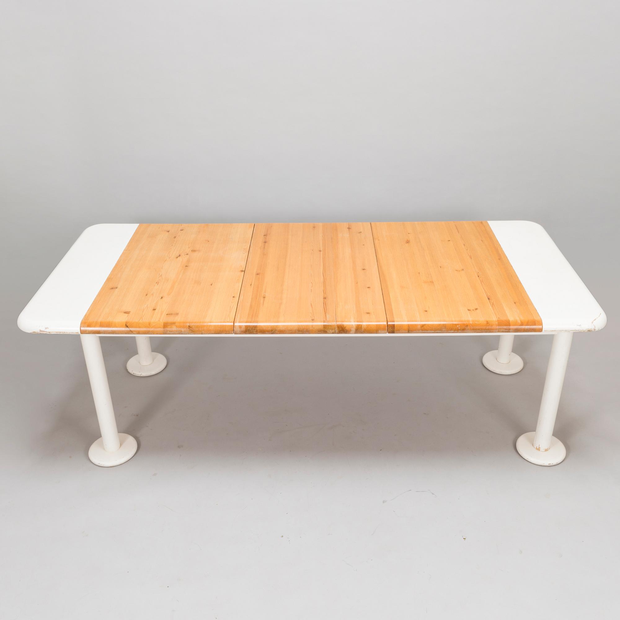 EERO AARNIO, PÖYTÄ JA TUOLEJA, 9 kpl, "Viking", Pan Puu, 1980-luvun alku.